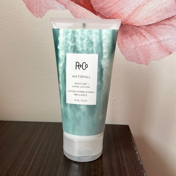 R+Co Other - 𝅺R&CO waterfall moisture shine lotion for hair